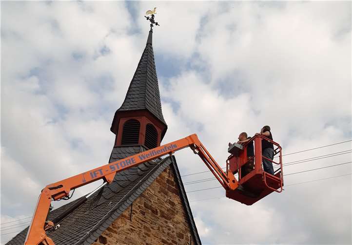 Das Seil der Glocke wurde durch eine aufwändige Aktion erneuert. Fotos: privat