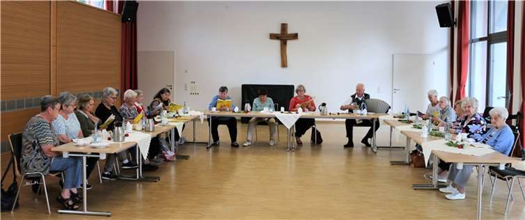 Das Seniorenteam mit ihren Gästen im Pfarrheim von St. Marien. Foto: privat