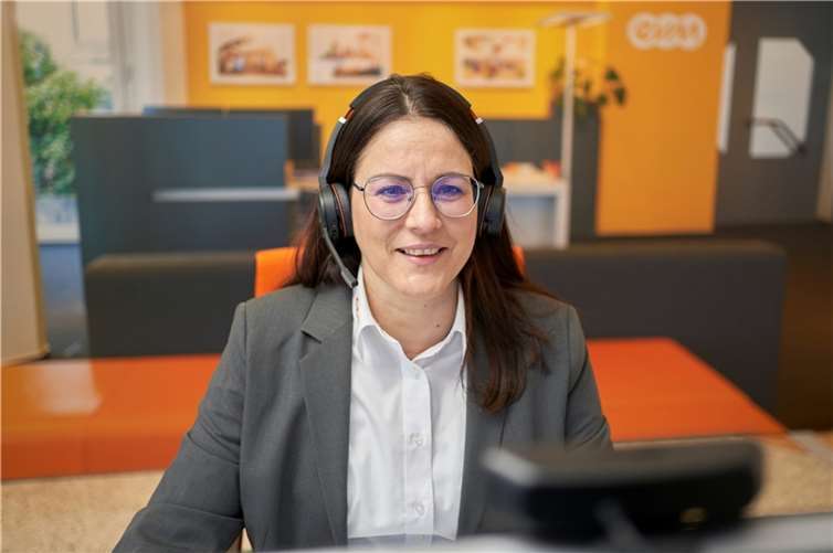 Das Serviceteam der evm ist weiterhin telefonisch, per E-Mail, per WhatsApp oder im Rahmen ihrer Videoberatung erreichbar. Alle Kontaktkanäle finden sich unter www.evm.de/kontakt. Foto: evm/Ditscher.