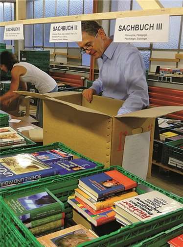 Das Sichten und Sortieren tausender Buchspenden geht dem Ende entgegen. Am 23. Oktober eröffnet um 9.30 Uhr der 20. Bücherbasar des Lions Club Koblenz im Löhr Center und bietet drei Tage lang die Möglichkeit, Bücher jeglicher Art zum kleinen Preis zu erwerben.privat