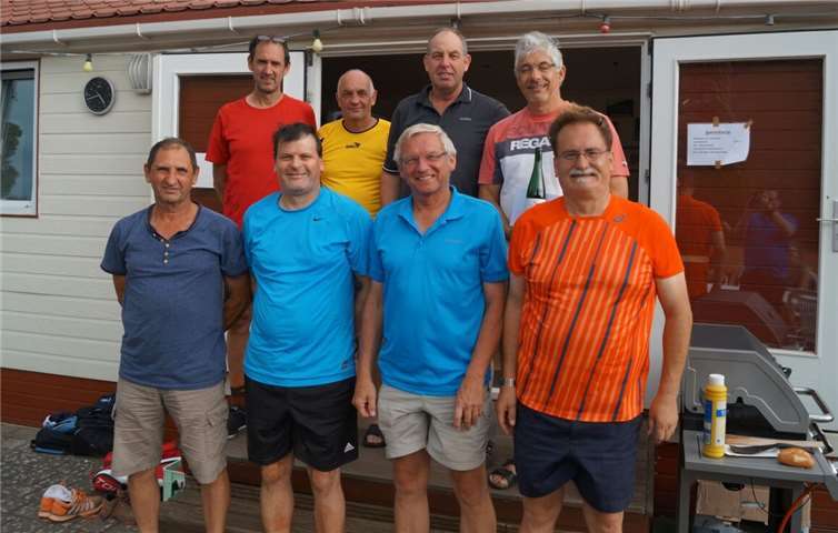 Das Siegerbild des Wolfgang-Blümle-Gedächtnis-Turniers, das durch Alwin Monix (oben li.) gewonnen wurde.privat