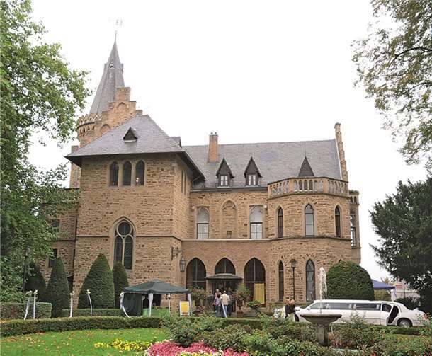 Das Sinziger Schloss bietet ein tolles Ambiente für den schönsten Tag im Leben.