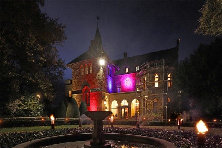 Das Sinziger Schloss im Lichterglanz.
