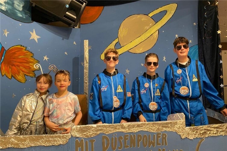 Das Sitzungskomitee – Faye Hausner, Luca Gilles, Raphael Indefrei, Fabian Indefrei und Peter Tikhonov.