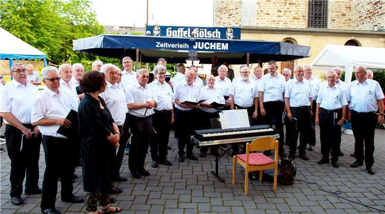 Das Sommerfest 2018 konnte bei strahlendem Sonnenschein gefeiert werden. Hier herrscht dringender Wiederholungsbedarf. Copyright: Gottfried Krebs