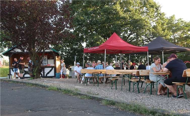 Das Sommerfest der Schweren Artillerie aus Linz fand zusammen mit der Artilleristenfamillich auf dem Kaiserberg in Linz bei sommerlichen Temperaturen statt.  Foto: Roland Thees