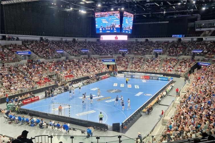 Das Spiel im PSD Bank Dome war gut besucht.
