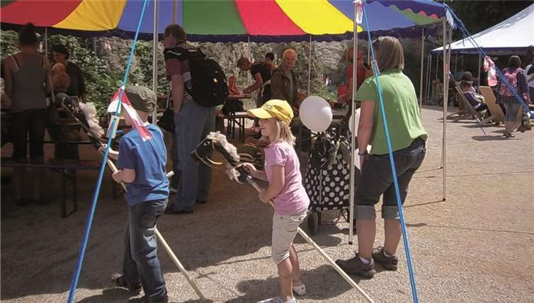 Das Spielefest bietet ein buntes Programm für die kleinen Besucher. privat