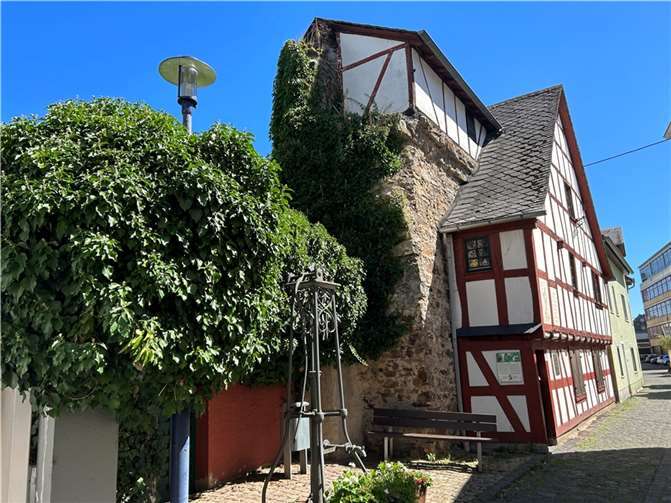 Das Stadtmauerhäuschen bietet nicht nur Einblicke in ein Wohnhaus um das Jahr 1900, man kann auch Kürbisse erwerben.  Fotos: Eva Dreiser / Stadtverwaltung Lahnstein