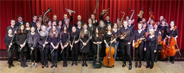 Das Stadtorchester Remagen wird mit instrumentaler Vielfalt die Solisten begleiten und für die richtige Weihnachtsstimmung sorgen.Norbert Ittermann