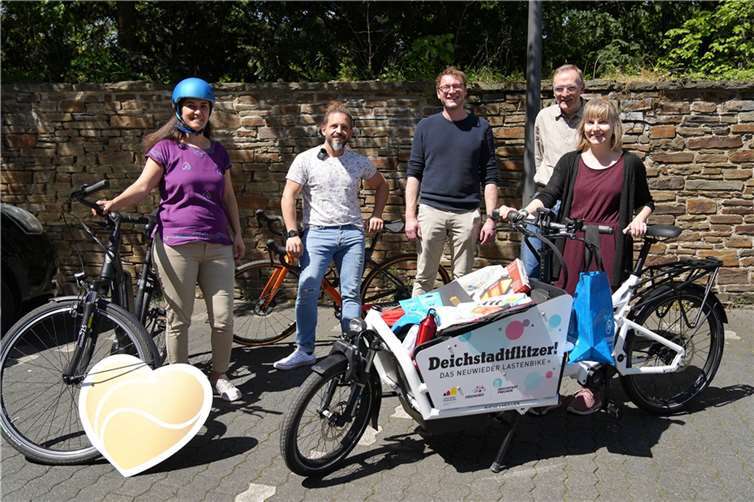 Das Stadtradeln-Organisationsteam rund um Klimaschutzmanagerin Dr. Zuhal Gültekin (links) freut auf viele Radelnde.  Foto: Stadt Neuwied/Maxie Meier