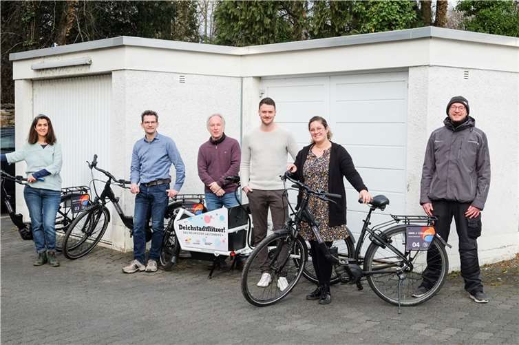 Das Stadtradeln-Organisationsteam um Gabi Schäfer (2. von rechts) und Dr. Zuhal Gültekin (links) freut sich auf viele Teilnehmer. Quelle: Kreisverwaltung Neuwied