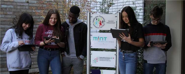Das Städtische Gymnasium Rheinbach vermittelt seinen Schülerinnen und Schülern Spaß an Naturwissenschaften, Mathematik und Technik und wurde dafür ausgezeichnet. Foto: Gerd Hänschke