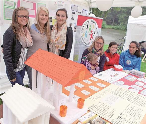 Heldenhafte Gladiatorenkämpfe zogen die Besucher in ihren Bann Das Städtische Gymnasium hatte sich in seiner Projektwoche mit den Römern und den Griechen beschäftigt.