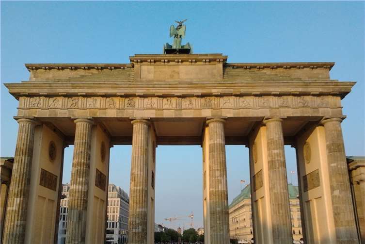 Das Symbol der deutschen Einheit - das Brandenburger Tor.