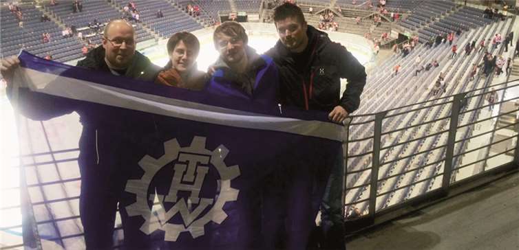 Das THW Bendorf folgte der Einladung der Kölner Haie zum Heimspiel und Ehrenamtstag.privat