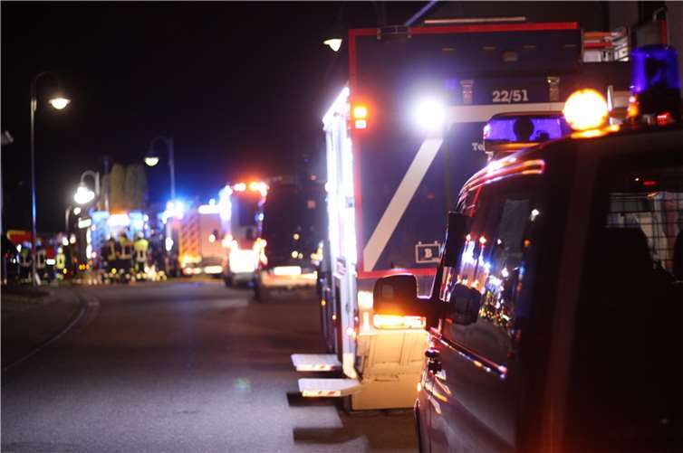 Das THW unterstützt den Einsatz der Feuerwehr.  Fotos: THW Ahrweiler
