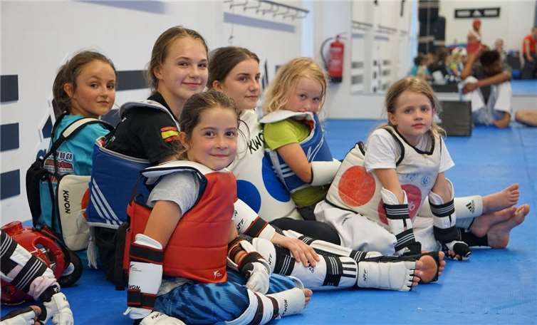 Das Taekwondo Spitzensportzentrum Swisttal vermittelt jungen Menschen gewaltfreie Formen der Auseinandersetzung und den Umgang mit Aggressionen.Natalie Kayper-Mensah