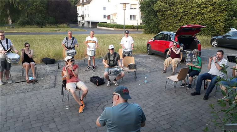 Das Tambour-Corps Erpel darf wieder proben.Fotos: privat