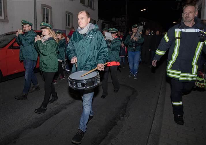 Das Tambourcorps Züllighoven stimmte Martinslieder an.
