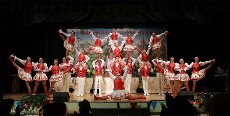 Das Tanzkorps Rot-Weiß Vettelschoß begeisterte das Publikum. Fotos: privat