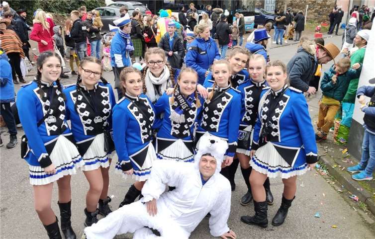 Das Tanzkorps des Garde Korps Blau-Schwarz Burgbrohl e.V. freut sich über neue Mitglieder. Foto: Garde Korps Blau-Schwarz Burgbrohl