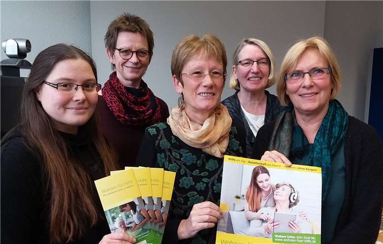 Das Team 2020: v.li. Christine Hartok - Verwaltung/Öffentlichkeitsarbeit, Irmgard Israel - Ehrenamt Öffentlichkeitsarbeit/Netzwerkarbeit, Anne Dommershausen - Koordination/Vermittlung, Julianne Klein - Verwaltung/Öffentlichkeitsarbeit und Michaela Wolff - Netzwerkarbeit /Öffentlichkeitsarbeit.Quelle: Studierendenwerk Koblenz