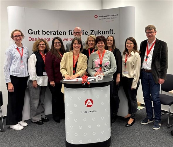 Ein starkes Zeichen für Vielfalt Das Team Berufliche Rehabilitation und Teilhabe. Fotos: BA Montabaur, Pressestelle
