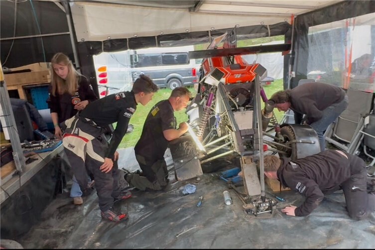 Das Team Holzleitner arbeitete intensiv an der Technik – mit Erfolg.