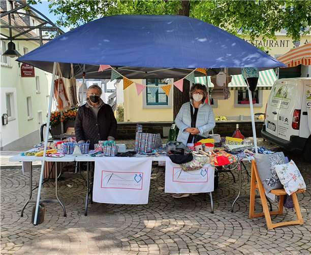 Das „Team Remagen hilft“ freut sich, wieder auf dem Wochenmarkt vertreten zu sein.Foto: privat