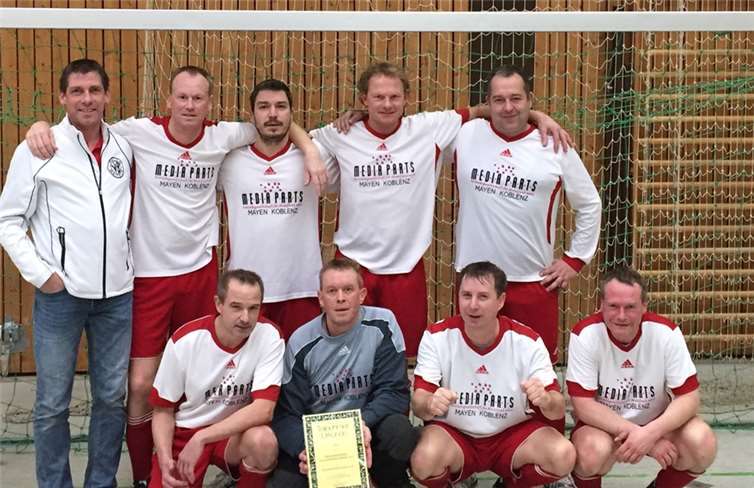 Das Team Ü40: hintere Reihe v.l.: Betreuer Stefan Ternes, Stefan Pichler, Jörg Hermann, Heino Waldorf, Andreas Münch; vordere Reihe v.l.: Markus Conrad, Thomas Pichler, Mufid Nasic und Wolfgang Jansonprivat