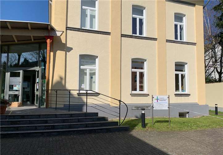 Das Team der Evangelischen Öffentlichen Bücherei Remagen freut sich, dass sie ab sofort die Türen wieder für ihre Leser öffnen dürfen.Foto: privat