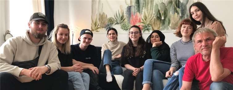 Das Team der Glasfachschule freut sich auf die Premiere.Fotos: Glasfachschule