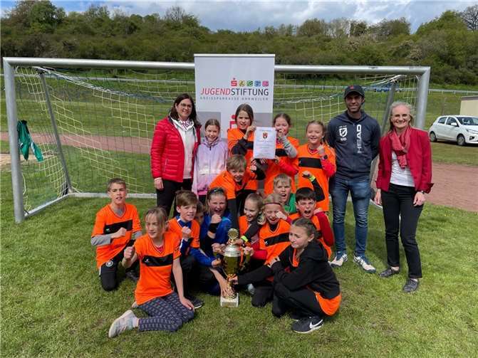 Das Team der Grundschule Niederdürenbach. Quelle: Grundschule Niederdürenbach
