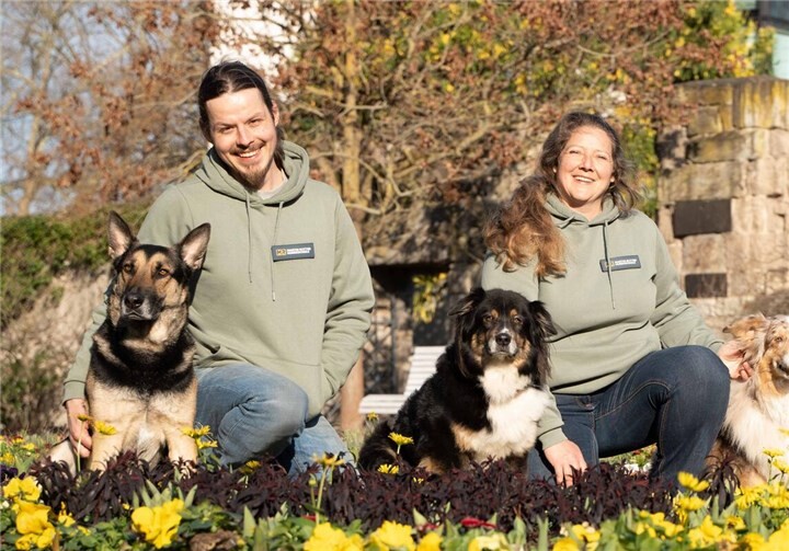 Das Team der Hundeschule gibt ab sofort wertvolle Tipps und Tricks im neuen Videoformat.  Foto:Krystina Kneip