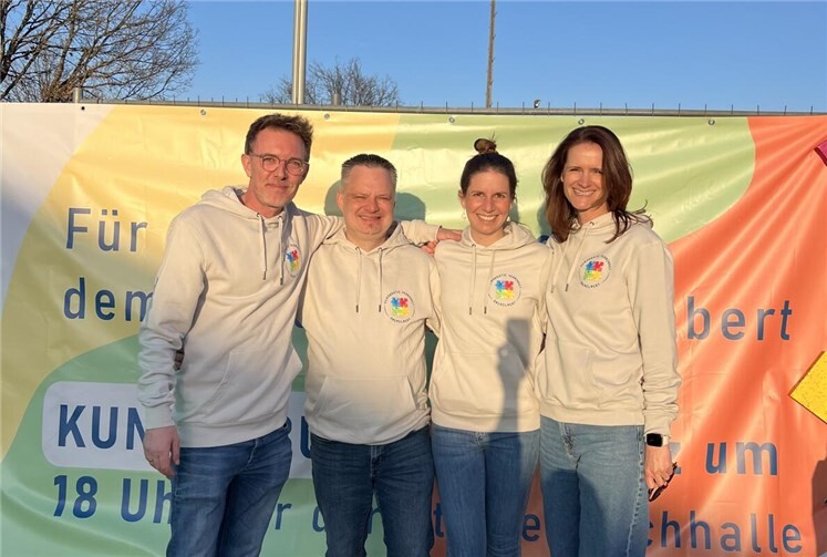 Das Team der Initiative für ein buntes und demokratisches Oberelbert freute sich über die rege Teilnahme an der Veranstaltung.