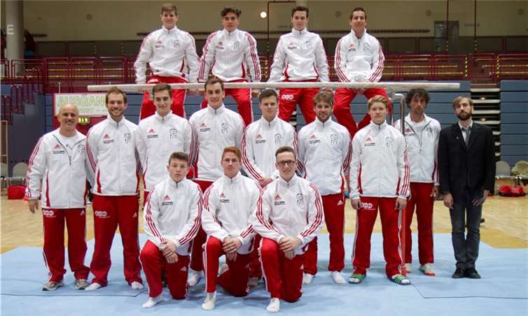 Das Team der KTV Koblenz v.l. oben: Stefan Salzmann, Angelo Schall, Ivo Hofmann, Jochen Pfirrmann, Mitte: Dr. Peter Radermacher (Mannschaftsarzt, Erster Vorsitzender) Christoph Brandt, Timo Schall (Physiotherapeut), Tim Hartung, Glenn Smink, Raphael Alt, Pascal Glowienka, Ralf Schall (Trainer), Benjamin Seegler (Kampfrichter) unten: Dennis Guschtyn, Sascha Blätter, Tom Kunz. Privat
