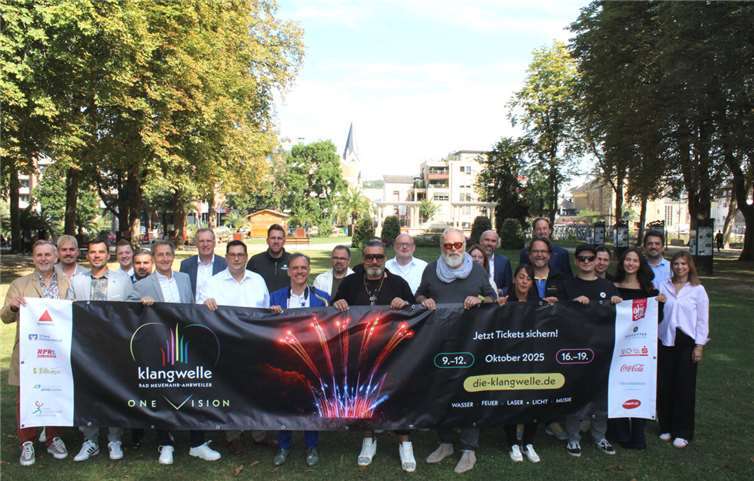 Das Team der Klangwelle freut sich auf die Klangwelle 2025 unter dem Motto „One Vision“.  Foto: DU