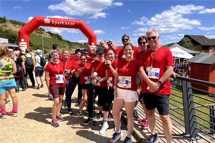 Das Team der Knappschafts-Klinik Bad Neuenahr beim Ahrathon.