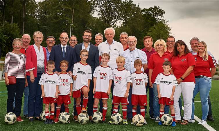 Das Team der Lotto-Elf freut sich auf ein tolles Spiel in Montabaur-Horressen.Foto: Klaus Manns