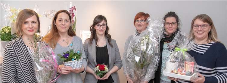 Das Team der Physiotherapiepraxis Imke Frechen freut sich schon auf die Patienten am zweiten Standort in der Heerstraßenbenden 4 (von links): Anna Jagielska, Isabelle Quellmalz, Imke Frechen, Sabine Vollberg, Stefanie Hofmann und Nicole Moh. Es fehlen: Jens Ligon, Maike Schumann und Yvonne Schacher. Fotos: -JOST-
