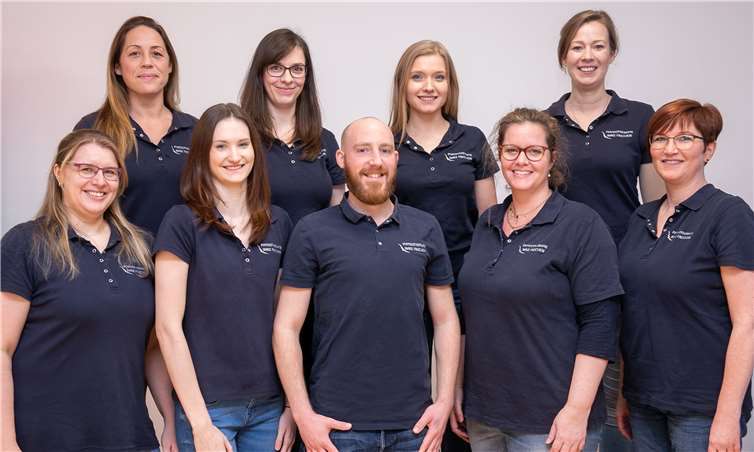 Das Team der Physiotherapiepraxis Imke Frechen in Rheinbach kümmert sich von Kopf bi Fuß um seine Patienten. Foto: JOST