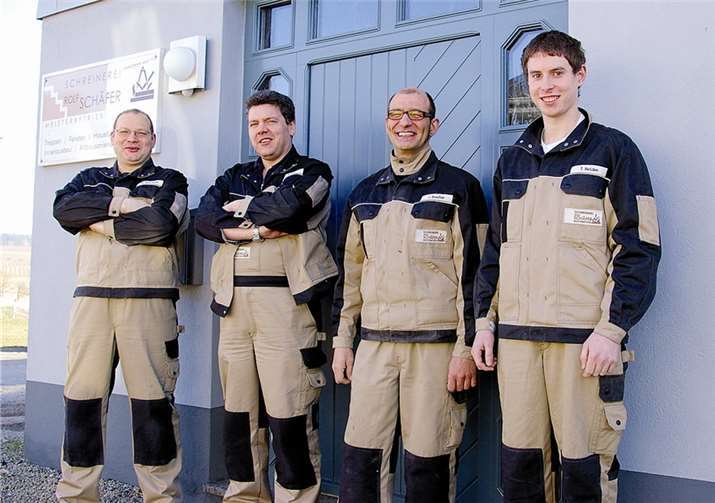 Das Team der Schreinerei Rolf Schäfer mit seinem Team Michael Nowatzek, Joachim Bäßler und Tim Nolden . LÜ