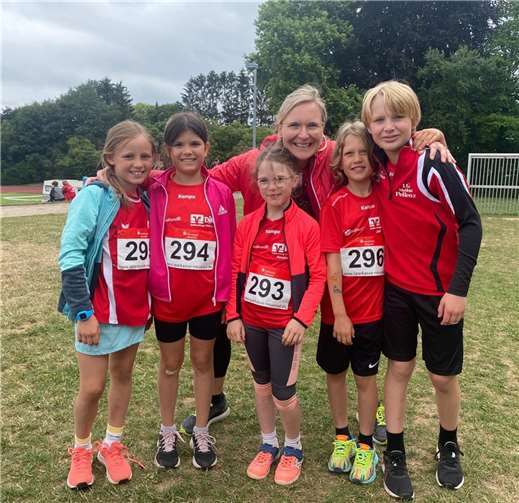 Das Team der U 10 - „Die schnelle Fünf von Ochtendung“ mit Hannah Hundertmark, Amelie Müller, Jakob Dahmen, Paula Görich und Anton Glabach, es fehlt Felia Teicher.  Foto: DJK