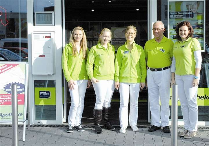 Das Team der easyApotheke Koblenz hält für die weiblichen Kunden während der easyLadies-Weeks vom 4. bis 16. März viele Extras und Überraschungen bereit. privat