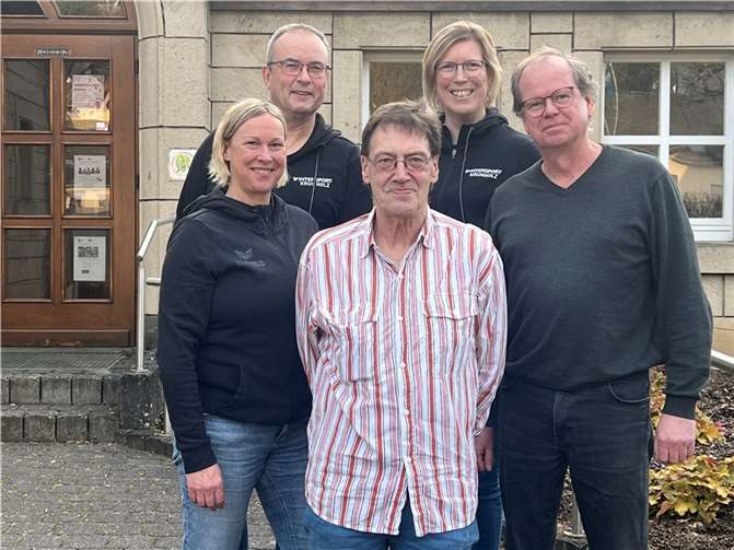 Das Team der zweiten Mannschaft: (v.l.): Alexandra Fink, Frank Rausch, Winfried Degen, Sylvia Fink und Burkhard Vielhaber. Foto: Fit – Step by Step e.V.