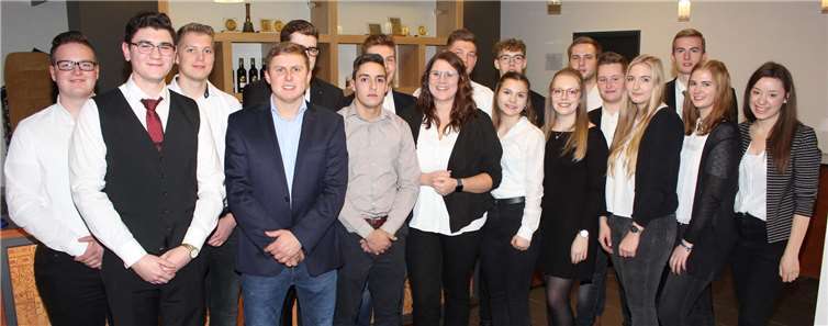 Das Team des Junggesellenvereins sorgte für die Bewirtung der älteren Generation von Königsfeld.