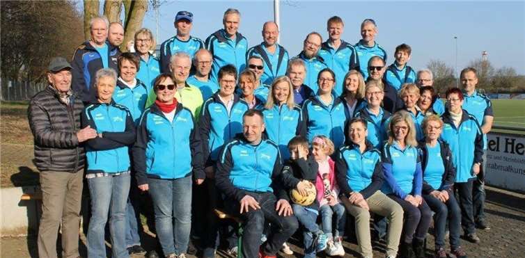 Das Team des Lauftreffs SV Weitersburg bei der Saisoneröffnung. privat