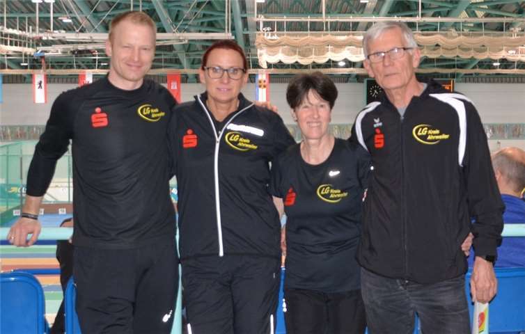 Das Team des TV Sinzig 08/LG Kreis Ahrweiler zeigte bei den Deutschen Hallenmeisterschaften der Senioren gute Leistungen. Fotos: privat