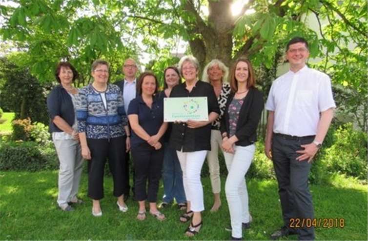 Das Team des katholischen Familienzentrums Swisttal freute sich über die Anerkennung. privat